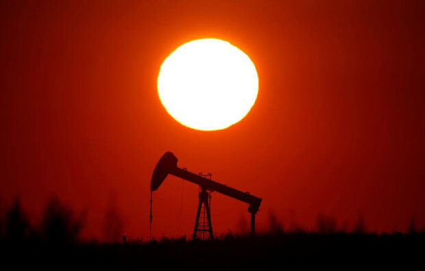 سقوط قیمت نفت به ۴ درصد رسید / برنت زیر ۴۰ دلار ماند