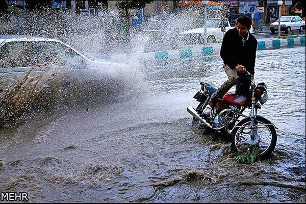لایروبی مجاری آب‌های سطحی تهران برای مقابله با سیلاب