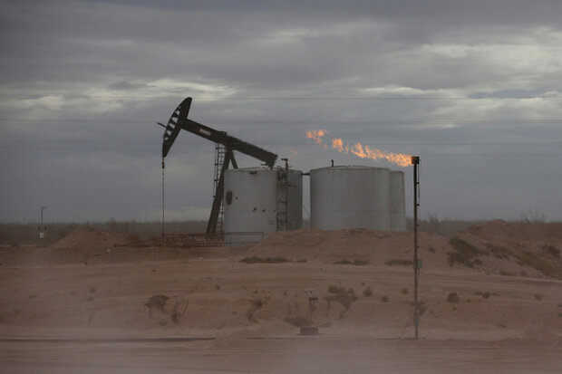 بزرگترین افت هفتگی قیمت جهانی نفت در چند ماه اخیر ثبت شد